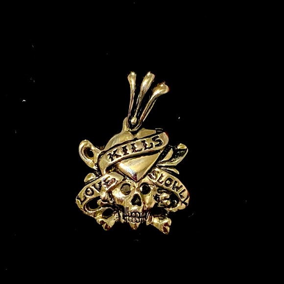 Authentic Y2K Stainless Steel Ed Hardy Necklace Pendent Only Love Kills Slowly - Picture 1 of 4
